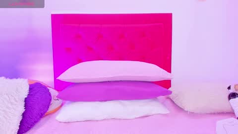 Snapshot of sofia_girl_ chatting on January 3, 7:38 am SOFIA online show from January 3, 7:38 am