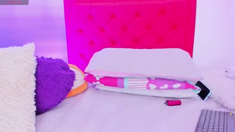 Snapshot of sofia_girl_ chatting on February 9, 7:27 am SOFIA online show from February 9, 7:27 am