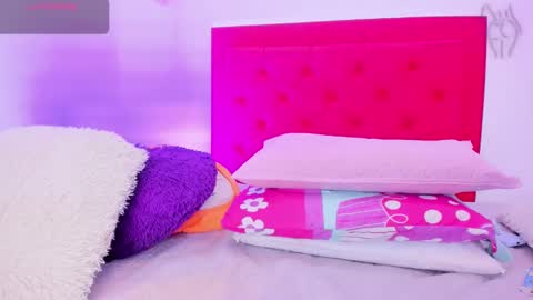 Snapshot of sofia_girl_ chatting on February 16, 7:04 am SOFIA online show from February 16, 7:04 am