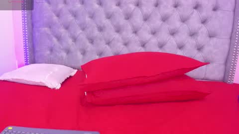 Snapshot of sofia_girl_ chatting on October 28, 8:18 am SOFIA online show from October 28, 8:18 am