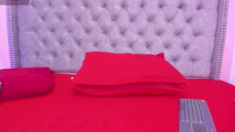 Snapshot of sofia_girl_ chatting on November 12, 6:47 am SOFIA online show from November 12, 6:47 am