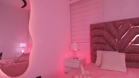 sofia gomes online show from May 2, 11:59 am