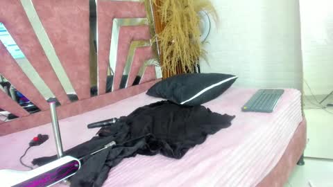 sofia gutierrez   online show from February 17, 11:44 am