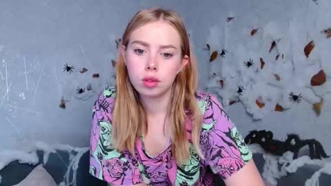 Sofia here online show from October 16, 12:33 am