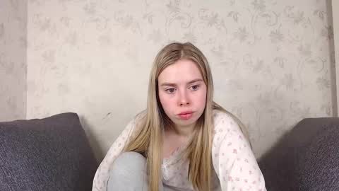 Sofia here online show from March 23, 12:14 am