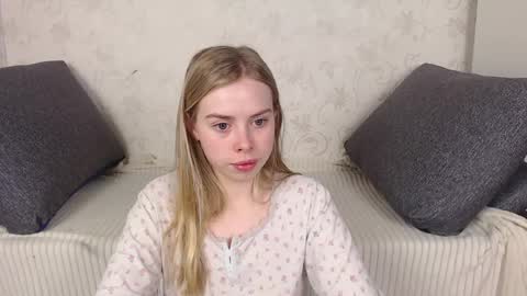 Sofia here online show from April 2, 11:46 pm