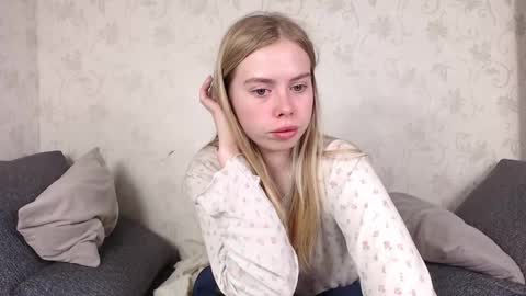 Sofia here online show from April 29, 12:16 am