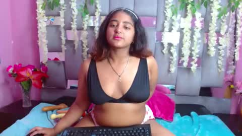 Snapshot of sofia_hernandeez_ chatting on December 4, 11:46 pm Sofi online show from December 4, 11:46 pm