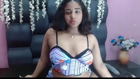 Snapshot of sofia_hernandeez_ chatting on February 9, 6:11 am Sofi online show from February 9, 6:11 am
