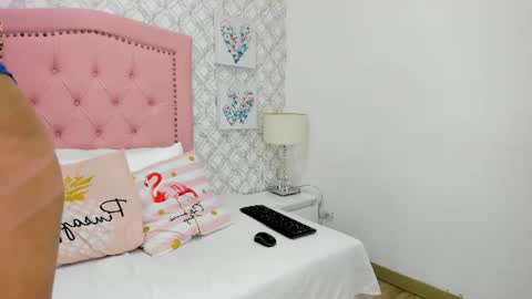 Snapshot of sofia_martinez9 chatting on June 24, 7:13 pm sofia_martinez9 online show from June 24, 7:13 pm