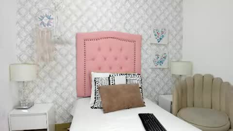Snapshot of sofia_martinez9 chatting on July 2, 7:20 pm sofia_martinez9 online show from July 2, 7:20 pm