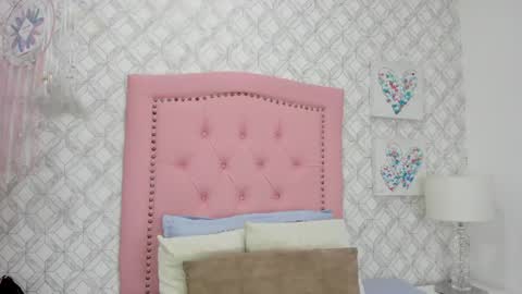 Snapshot of sofia_martinez9 chatting on July 28, 7:39 pm sofia_martinez9 online show from July 28, 7:39 pm