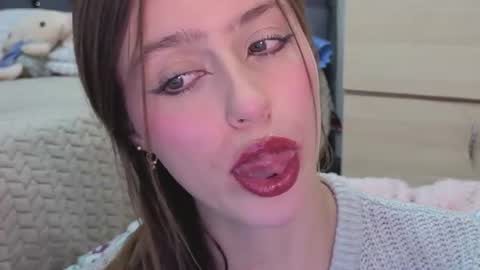 Snapshot of sofia_palacios_ chatting on June 21, 3:42 am online show from June 21, 3:42 am