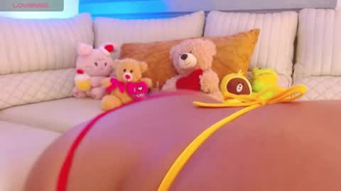 Snapshot of sofia_pamela_ chatting on June 22, 3:25 am online show from June 22, 3:25 am