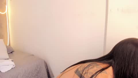 Snapshot of sofia_riveraa chatting on December 2, 11:51 pm SOFIA online show from December 2, 11:51 pm