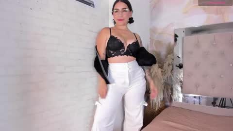 Snapshot of sofia_riveraa chatting on September 30, 8:03 pm SOFIA online show from September 30, 8:03 pm