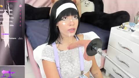 Snapshot of sofia_shadow1 chatting on February 10, 12:48 am sofi 3 online show from February 10, 12:48 am