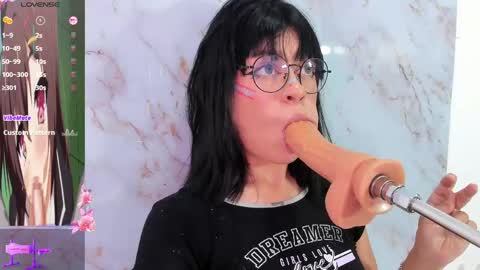 Snapshot of sofia_shadow1 chatting on June 2, 4:58 am sofi 3 online show from June 2, 4:58 am