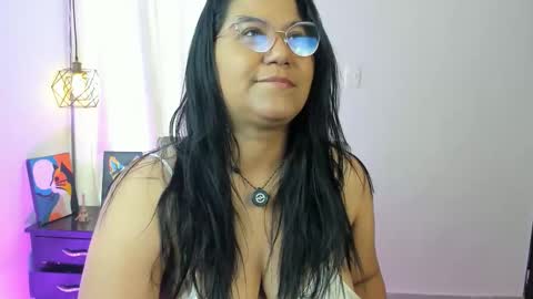 Snapshot of sofia_sorceress chatting on March 14, 2:11 pm sofia_sorceress online show from March 14, 2:11 pm