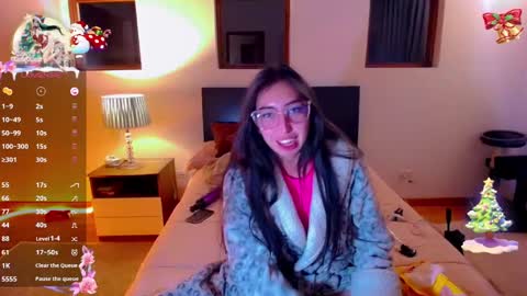 Snapshot of sofia_vanner chatting on December 18, 3:47 am SOFIA online show from December 18, 3:47 am