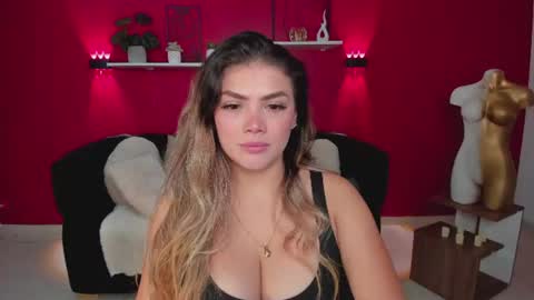 Snapshot of sofia_velvetx chatting on June 11, 2:15 pm sofia_velvetx online show from June 11, 2:15 pm
