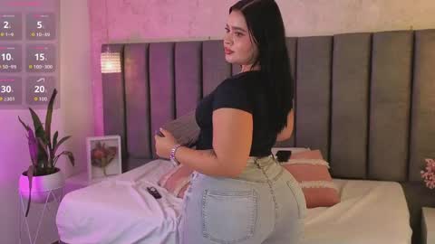 Snapshot of sofiaa_cortes chatting on April 13, 11:27 am Sofi online show from April 13, 11:27 am