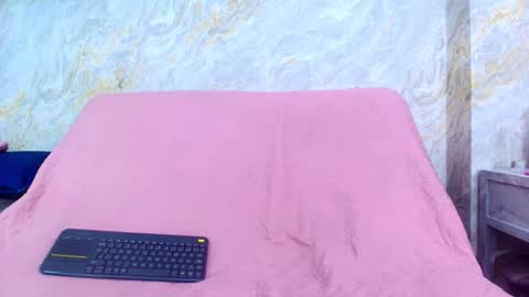 Snapshot of sofiaa_little chatting on November 19, 7:47 pm sofiaa_little online show from November 19, 7:47 pm