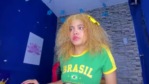 Snapshot of sofiacastillo01 chatting on February 14, 3:36 pm sofiacastillo01 online show from February 14, 3:36 pm