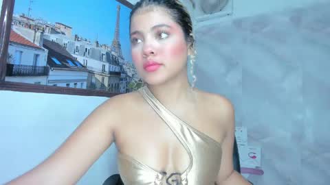 Snapshot of sofiacastillo01 chatting on May 29, 1:31 pm sofiacastillo01 online show from May 29, 1:31 pm