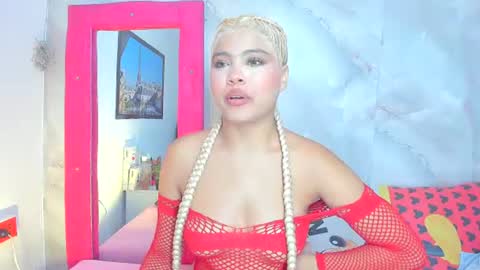 Snapshot of sofiacastillo01 chatting on June 18, 1:48 pm sofiacastillo01 online show from June 18, 1:48 pm