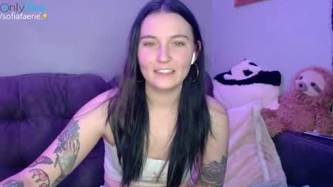 Snapshot of sofiafaerie chatting on January 10, 11:18 pm sofiafaerie online show from January 10, 11:18 pm