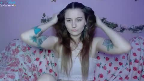 Snapshot of sofiafaerie chatting on January 18, 4:27 am sofiafaerie online show from January 18, 4:27 am