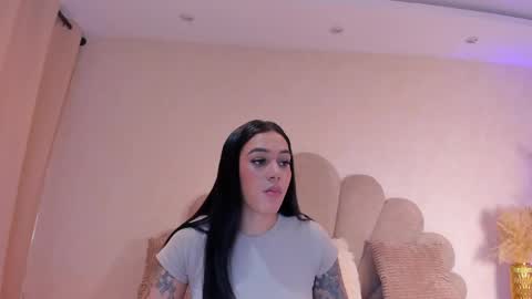 Snapshot of sofiagomez_1 chatting on May 30, 7:00 pm SOFI online show from May 30, 7:00 pm