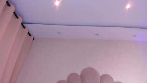 Snapshot of sofiagomez_1 chatting on June 8, 1:28 am SOFI online show from June 8, 1:28 am