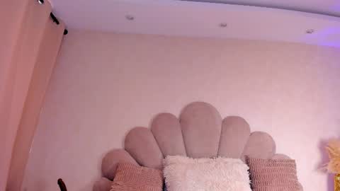 Snapshot of sofiagomez_1 chatting on June 11, 7:34 pm SOFI online show from June 11, 7:34 pm