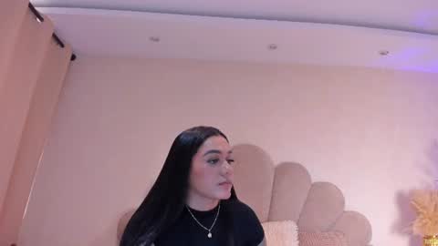Snapshot of sofiagomez_1 chatting on June 13, 6:28 pm SOFI online show from June 13, 6:28 pm