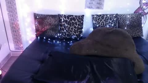 Snapshot of sofianix chatting on February 16, 5:37 pm SOFIA NIX online show from February 16, 5:37 pm