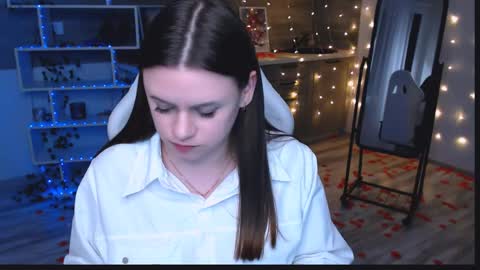 sofiarayan online show from April 2, 3:42 pm