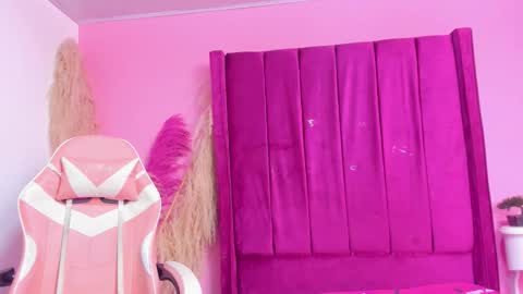 sofiarodriguez69 online show from March 4, 9:43 pm