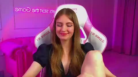 Snapshot of sofiasarvain chatting on June 11, 12:32 am Sofia online show from June 11, 12:32 am