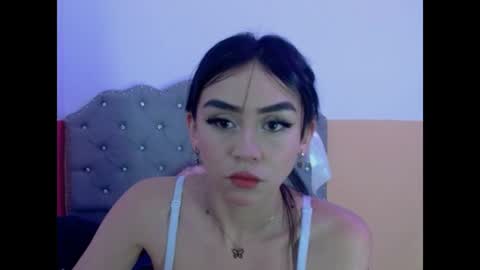 Snapshot of sofiaspring chatting on August 3, 4:33 pm Sofia online show from August 3, 4:33 pm