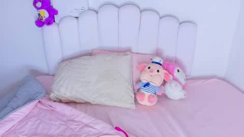 Sofia Stanley online show from June 16, 11:46 am