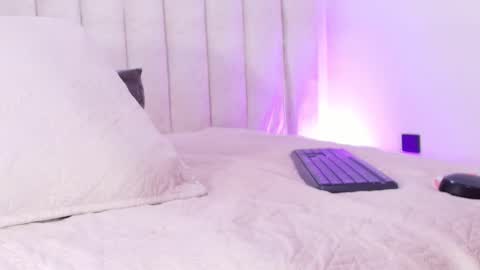 Sofia Velez  online show from February 28, 12:06 pm