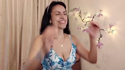 Sofi Bella online show from April 29, 7:20 pm