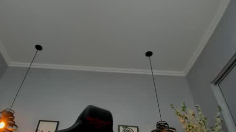 Sofi Cuttee  online show from December 3, 8:40 pm