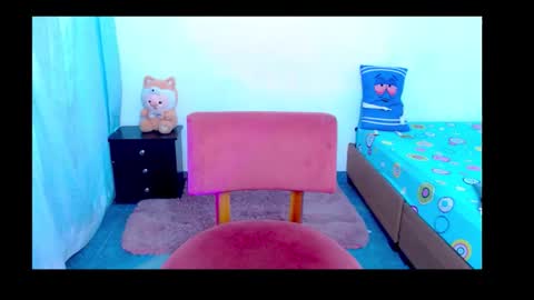 Snapshot of sofie888 chatting on November 22, 12:42 am Just Sofi online show from November 22, 12:42 am