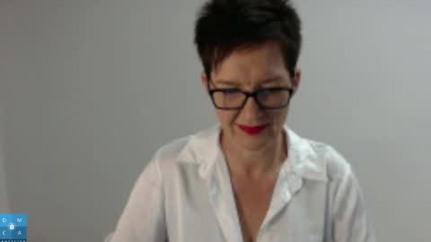 Snapshot of sofie_velvet chatting on November 15, 9:17 am Sofie Velvet online show from November 15, 9:17 am