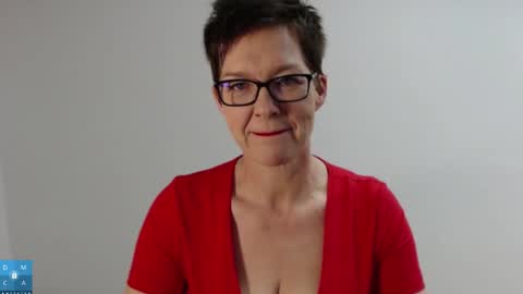 Snapshot of sofie_velvet chatting on November 16, 1:06 pm Sofie Velvet online show from November 16, 1:06 pm