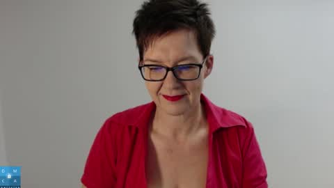 Snapshot of sofie_velvet chatting on November 17, 6:08 am Sofie Velvet online show from November 17, 6:08 am