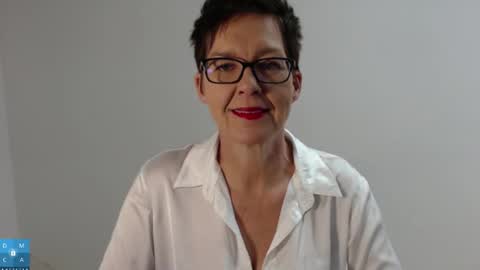 Snapshot of sofie_velvet chatting on November 23, 3:01 pm Sofie Velvet online show from November 23, 3:01 pm